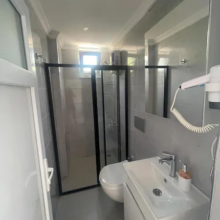 Cam Hotel *